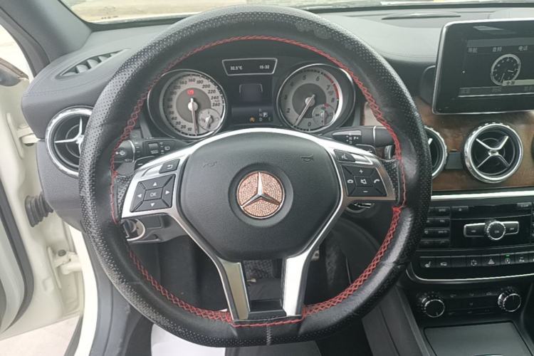 Used Mercedes-Benz GLA 2015 GLA 260 4MATIC Steering Wheel