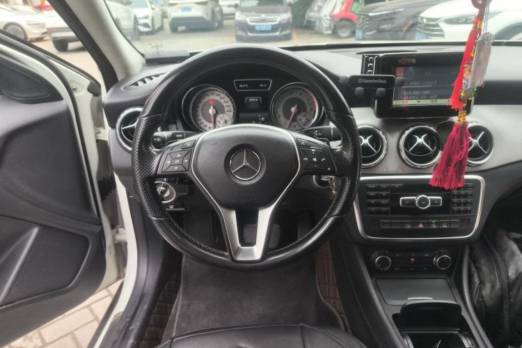 Used Mercedes-Benz GLA 2015 GLA 200 Fashion Model Steering Wheel