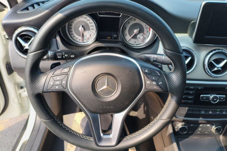 Used Mercedes-Benz GLA 2015 GLA 200 Steering Wheel