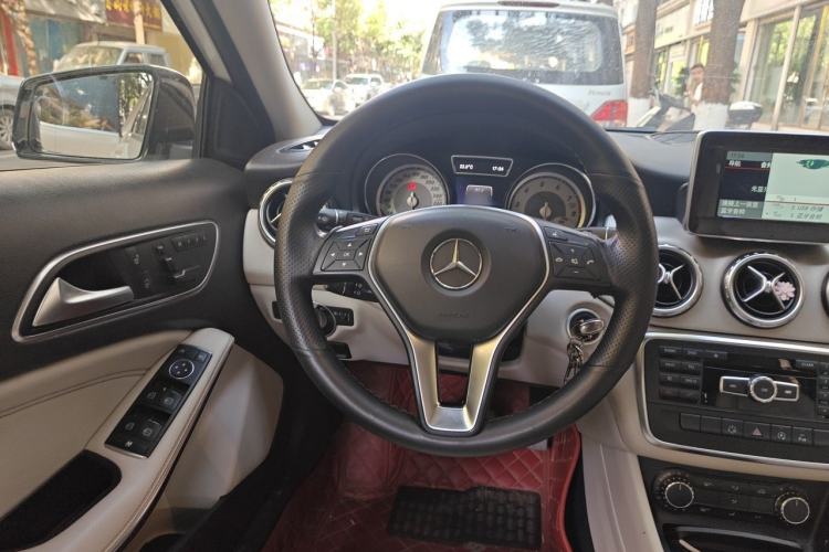 Used Mercedes-Benz GLA 2015 GLA 200 Fashion Model Steering Wheel