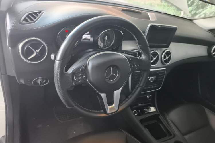 Used Mercedes-Benz GLA 2015 GLA 200 Fashion Model Steering Wheel
