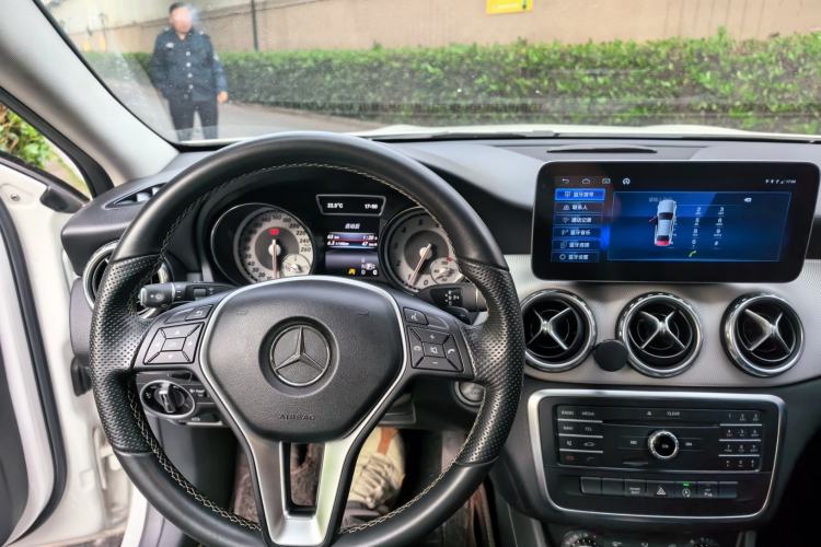 Used Mercedes-Benz GLA 2015 GLA 200 Sport Edition Steering Wheel