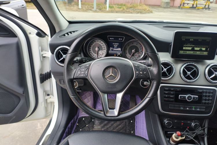 Used Mercedes-Benz GLA 2015 GLA 200 Fashion Model Steering Wheel