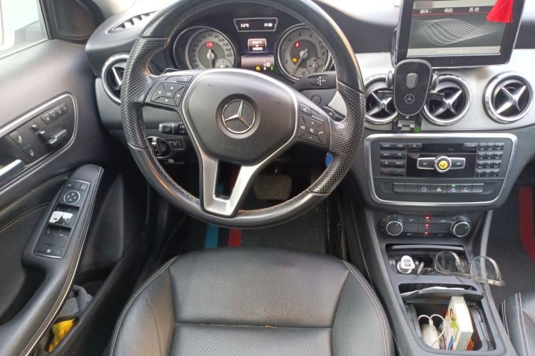 Used Mercedes-Benz GLA 2015 GLA 200 Sport Edition Steering Wheel