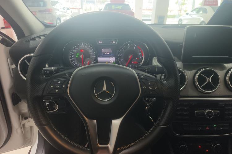 Used Mercedes-Benz GLA 2015 GLA 200 Fashion Model Steering Wheel