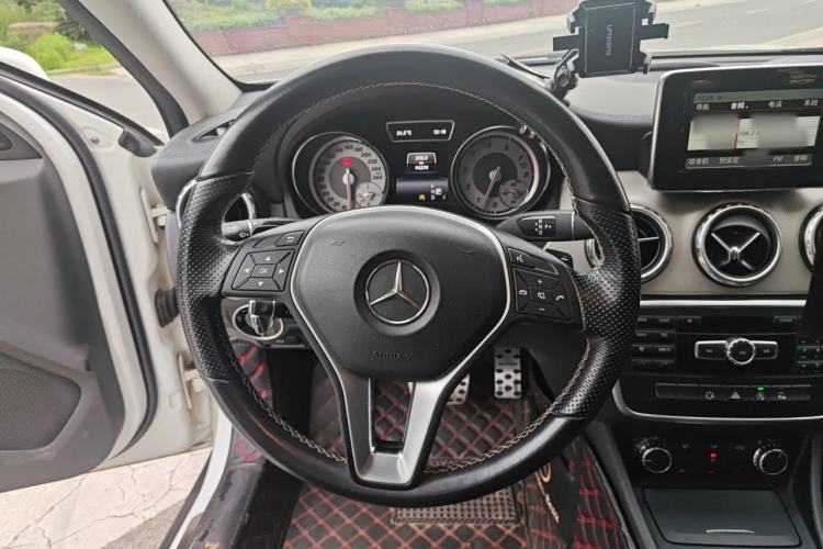 Used Mercedes-Benz GLA 2015 GLA 200 Fashion Model Steering Wheel