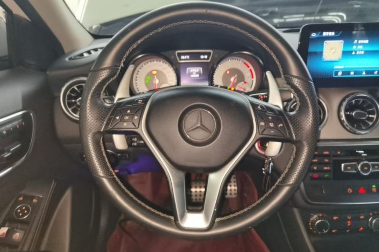Used Mercedes-Benz GLA 2015 GLA 200 Sport Edition Steering Wheel