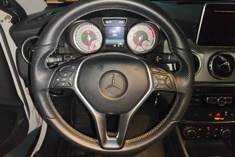 Used Mercedes-Benz GLA 2015 GLA 200 Sport Edition Steering Wheel