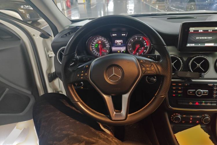 Used Mercedes-Benz GLA 2015 GLA 200 Fashion Model Steering Wheel