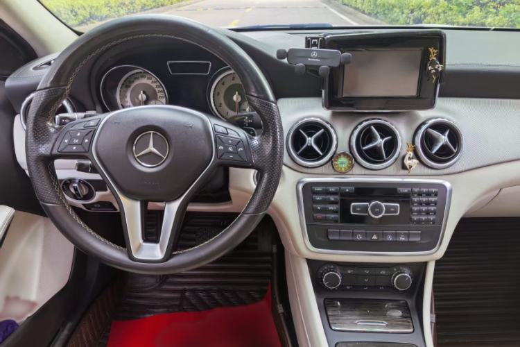 Used Mercedes-Benz GLA 2015 GLA 200 Fashion Model Steering Wheel