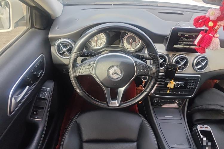 Used Mercedes-Benz GLA 2015 GLA 200 Sport Edition Steering Wheel