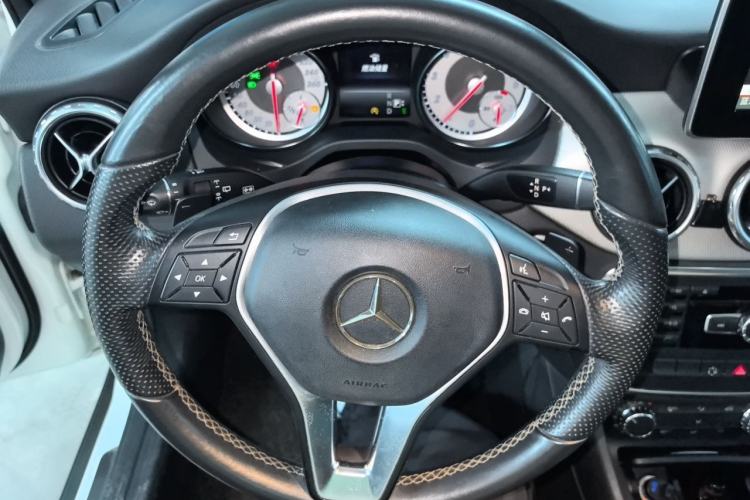 Used Mercedes-Benz GLA 2015 GLA 200 Sport Edition Steering Wheel