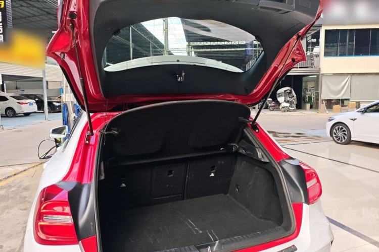 Used Mercedes-Benz GLA 2015 GLA 260 4MATIC Trunk