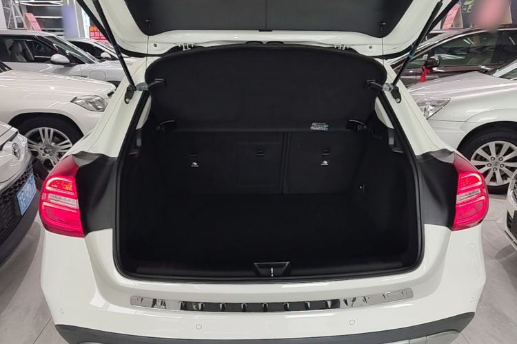 Used Mercedes-Benz GLA 2015 GLA 200 Fashion Model Trunk