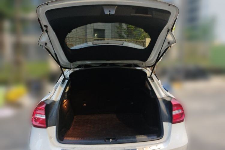 Used Mercedes-Benz GLA 2015 GLA 200 Fashion Model Trunk
