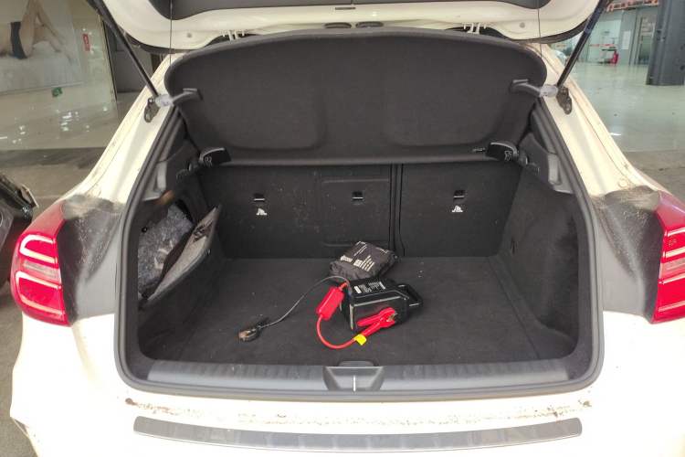 Used Mercedes-Benz GLA 2015 GLA 260 4MATIC Trunk
