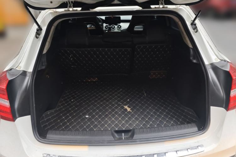 Used Mercedes-Benz GLA 2015 GLA 200 Fashion Model Trunk