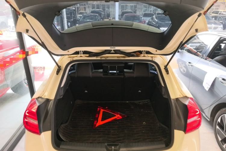 Used Mercedes-Benz GLA 2015 GLA 200 Trunk