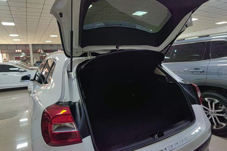 Used Mercedes-Benz GLA 2015 GLA 200 Sport Edition Trunk