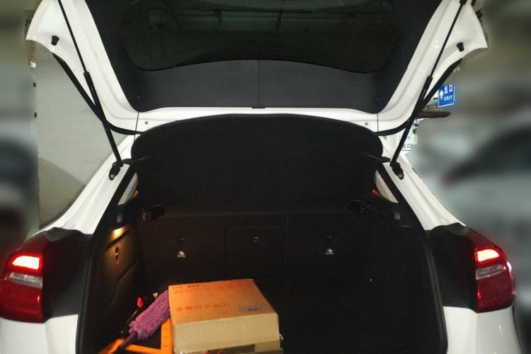 Used Mercedes-Benz GLA 2015 GLA 220 4MATIC Fashion Model Trunk