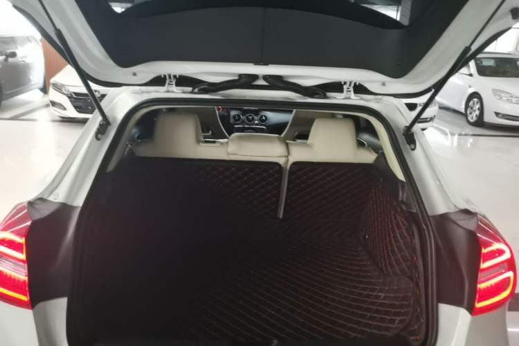 Used Mercedes-Benz GLA 2015 GLA 200 Fashion Model Trunk