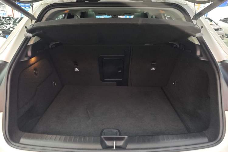 Used Mercedes-Benz GLA 2015 GLA 220 4MATIC Luxury Model Trunk