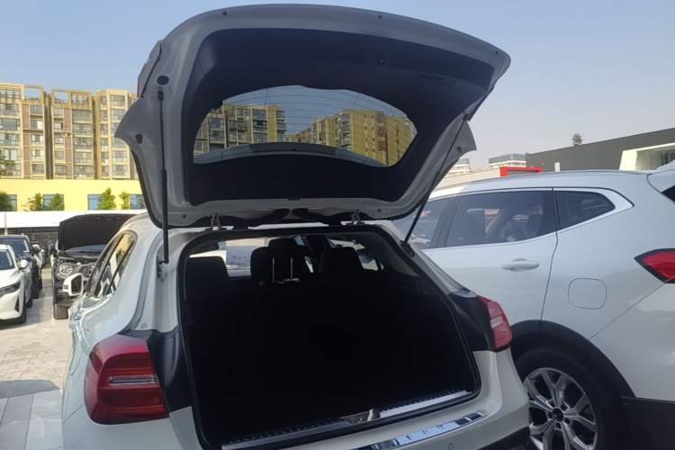 Used Mercedes-Benz GLA 2015 GLA 200 Fashion Model Trunk