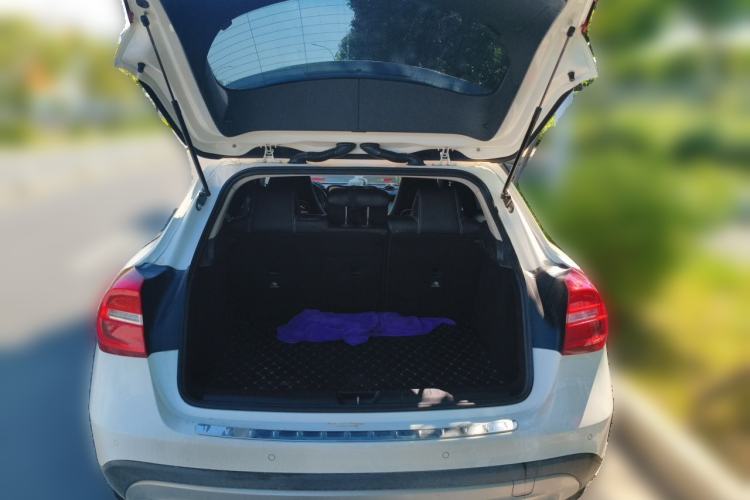 Used Mercedes-Benz GLA 2015 GLA 200 Fashion Model Trunk