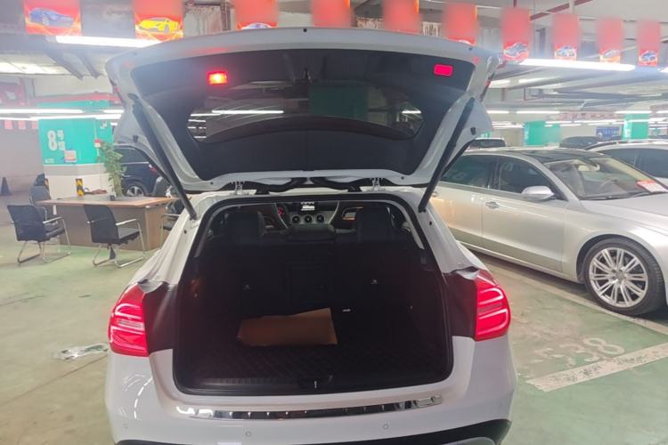 Used Mercedes-Benz GLA 2015 GLA 220 4MATIC Luxury Model Trunk