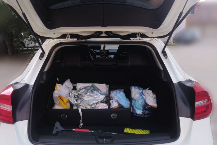Used Mercedes-Benz GLA 2015 GLA 220 4MATIC Fashion Model Trunk