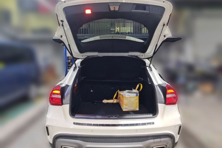 Used Mercedes-Benz GLA 2015 GLA 260 4MATIC Trunk