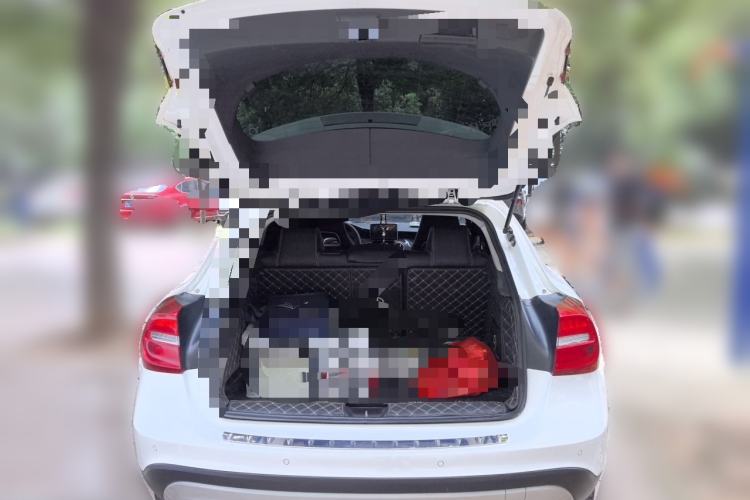 Used Mercedes-Benz GLA 2015 GLA 220 4MATIC Fashion Model Trunk