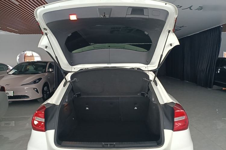 Used Mercedes-Benz GLA 2015 GLA 260 4MATIC Trunk