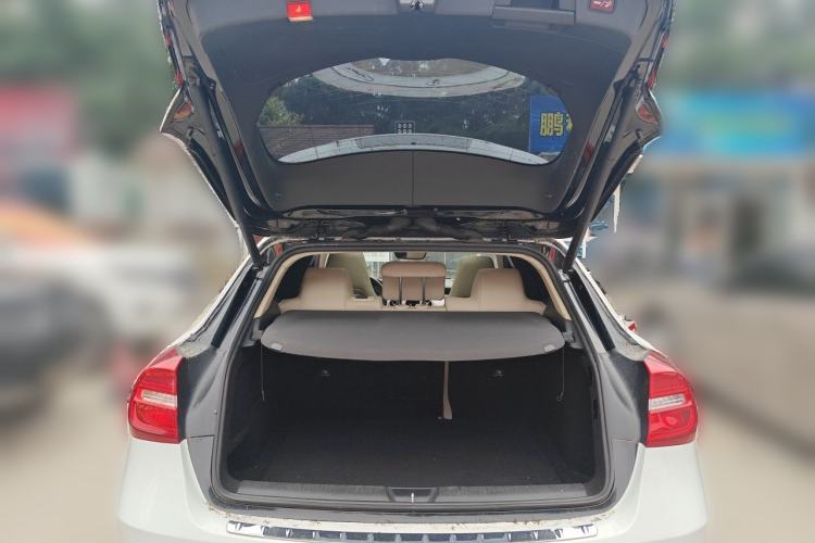 Used Mercedes-Benz GLA 2015 GLA 220 4MATIC Luxury Model Trunk