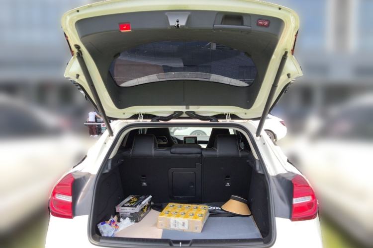 Used Mercedes-Benz GLA 2015 GLA 220 4MATIC Luxury Model Trunk