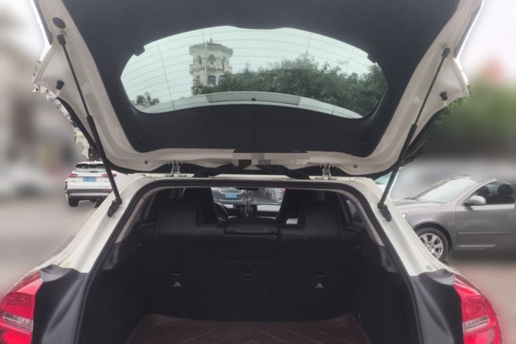 Used Mercedes-Benz GLA 2015 GLA 200 Fashion Model Trunk