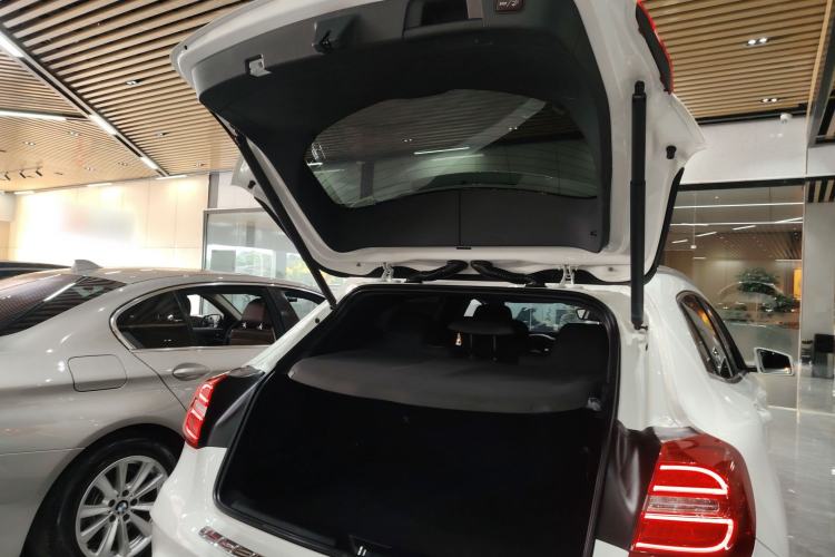 Used Mercedes-Benz GLA 2015 GLA 260 4MATIC Sport Edition Trunk