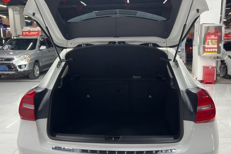 Used Mercedes-Benz GLA 2015 GLA 200 Fashion Model Trunk