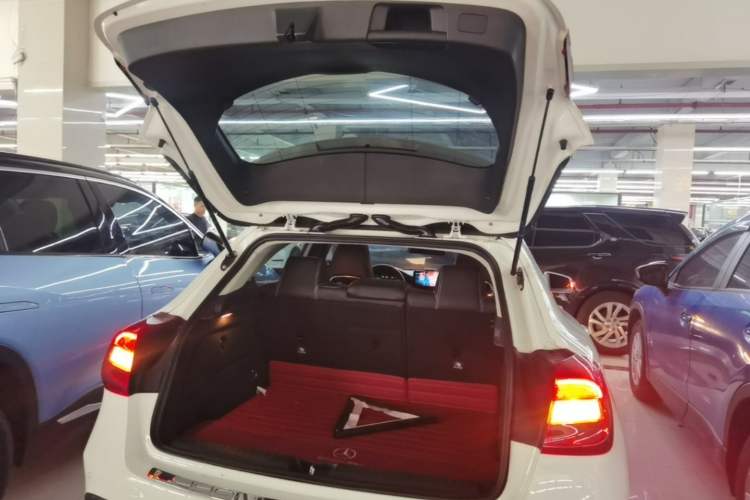 Used Mercedes-Benz GLA 2015 GLA 200 Sport Edition Trunk