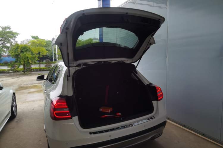 Used Mercedes-Benz GLA 2015 GLA 200 Trunk