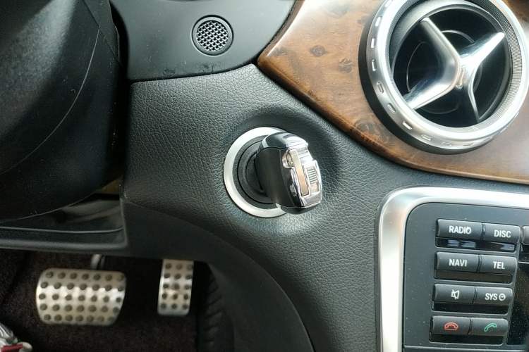 Used Mercedes-Benz GLA 2015 GLA 260 4MATIC Sport Edition Vehicle Key