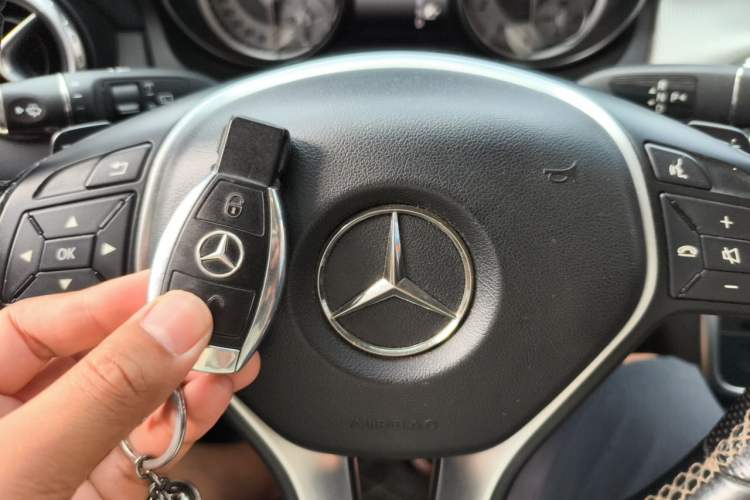 Used Mercedes-Benz GLA 2015 GLA 200 Fashion Model Vehicle Key