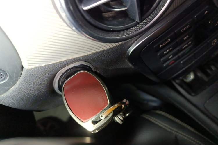 Used Mercedes-Benz GLA 2015 GLA 200 Fashion Model Vehicle Key