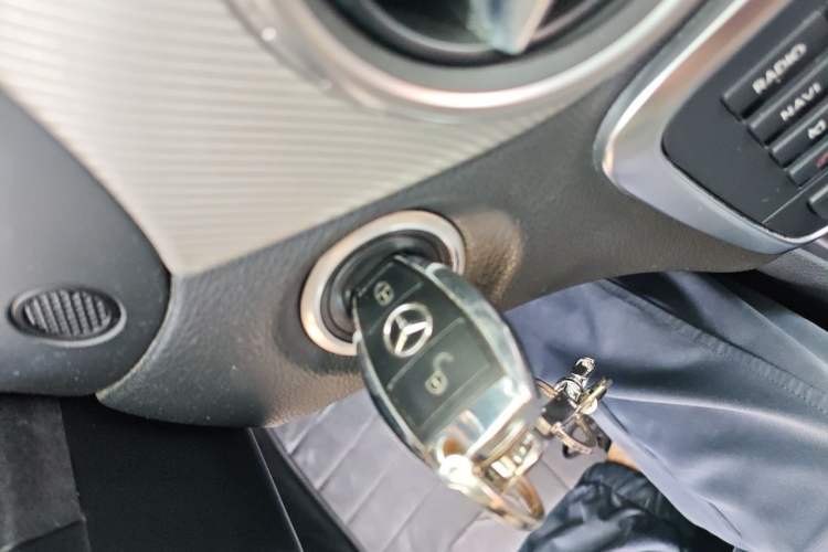 Used Mercedes-Benz GLA 2015 GLA 220 4MATIC Fashion Model Vehicle Key