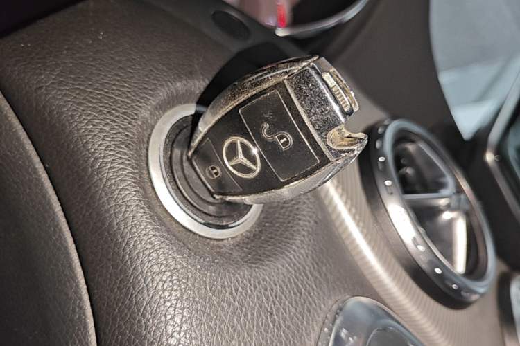 Used Mercedes-Benz GLA 2015 GLA 200 Fashion Model Vehicle Key