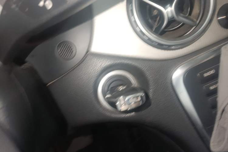 Used Mercedes-Benz GLA 2015 GLA 220 4MATIC Fashion Model Vehicle Key