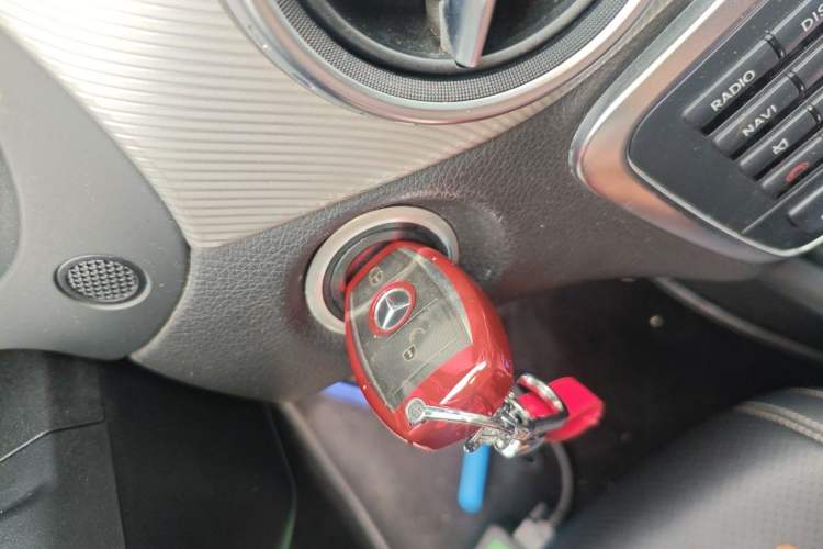 Used Mercedes-Benz GLA 2015 GLA 220 4MATIC Fashion Model Vehicle Key