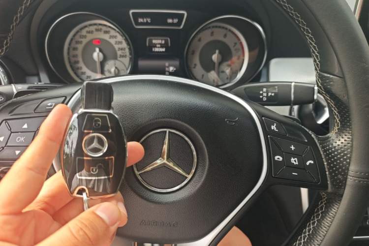 Used Mercedes-Benz GLA 2015 GLA 200 Fashion Model Vehicle Key