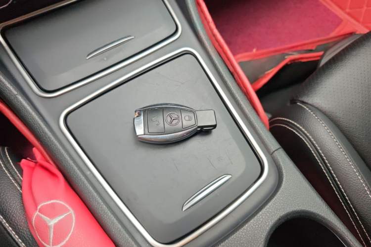 Used Mercedes-Benz GLA 2015 GLA 220 4MATIC Fashion Model Vehicle Key