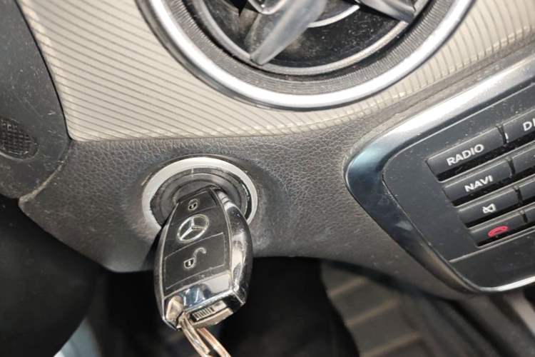 Used Mercedes-Benz GLA 2015 GLA 200 Fashion Model Vehicle Key